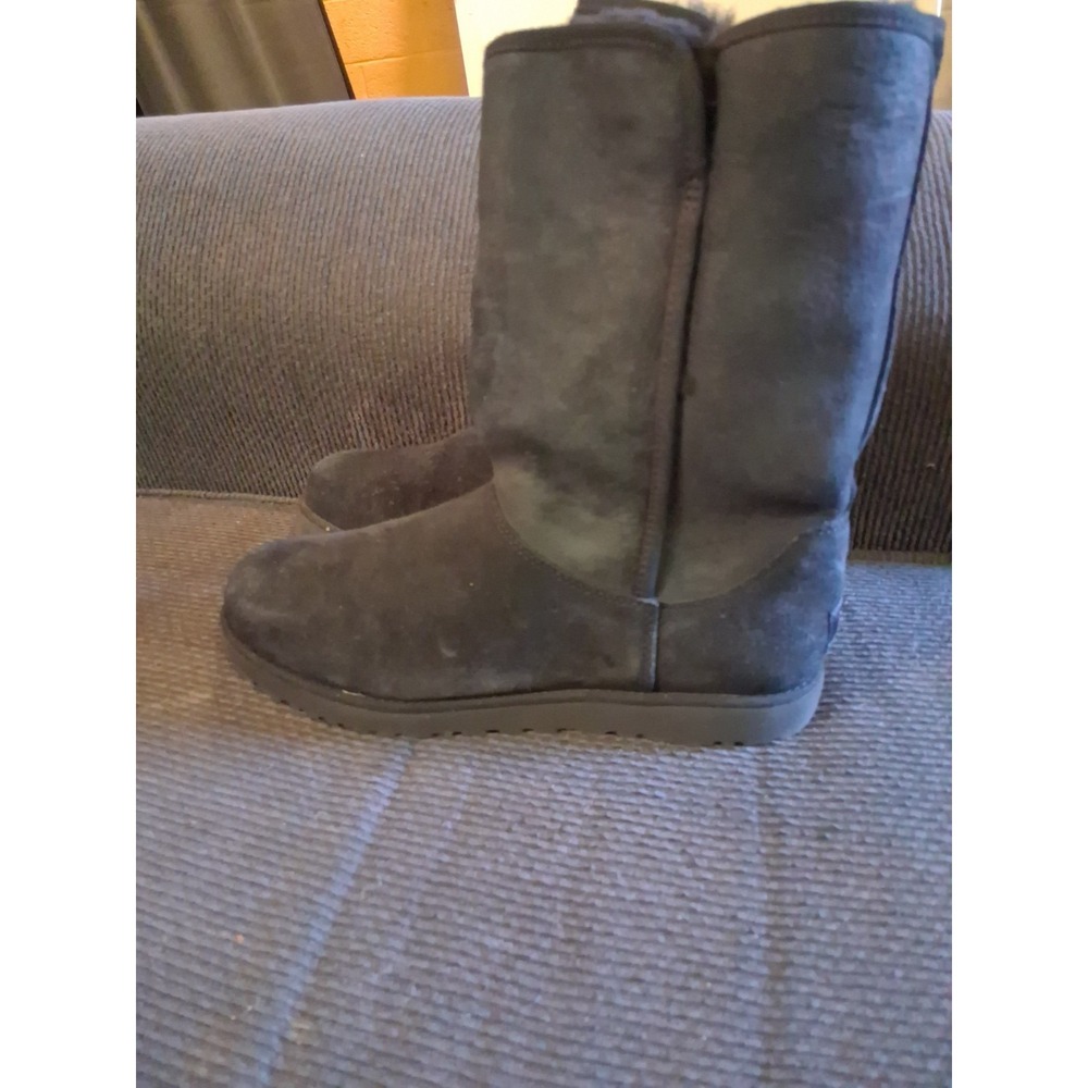 Ugg Classic Short II Suede Black Size 8.5 Boot